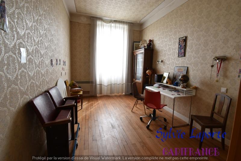 Appartement - 256 m² - 11 pièces