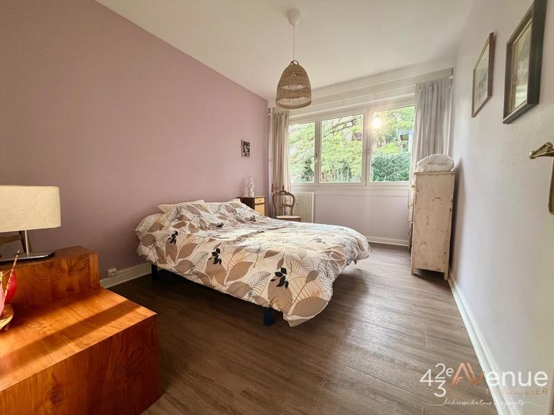 Appartement - 144 m² - 5 pièces