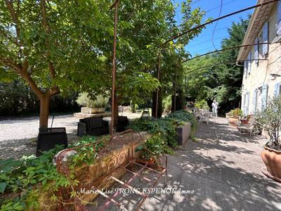 Mas - 273 m² - 10 pièces