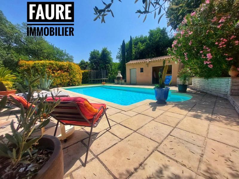 Villa - 152 m² - 8 pièces