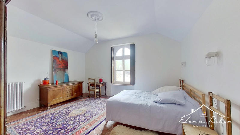 Propriété - 200 m² - 8 pièces