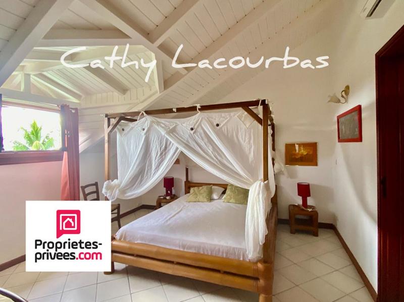 Villa - 234 m² - 8 pièces