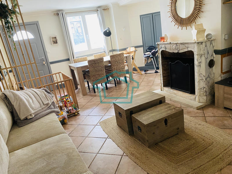 Maison - 90 m² - 5 pièces