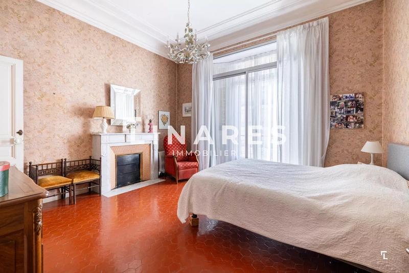 Appartement - 211 m² - 6 pièces