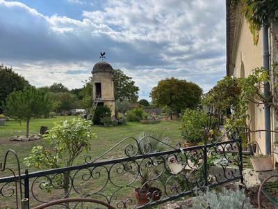 Propriété - 360 m² - 10 pièces