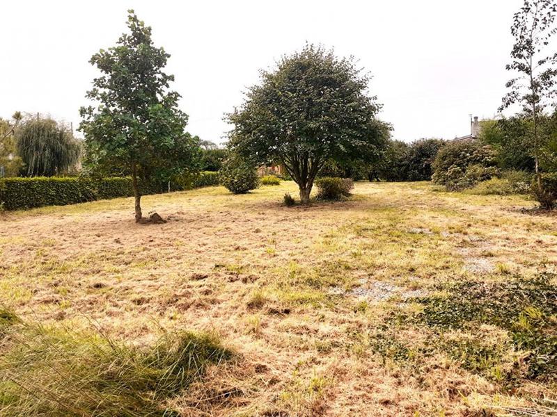 Terrain constructible - 1 200 m²