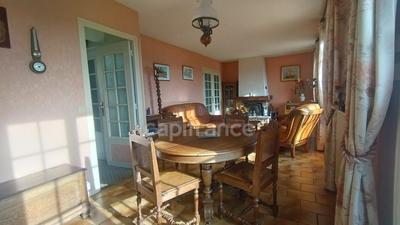 Maison - 99 m² - 5 pièces