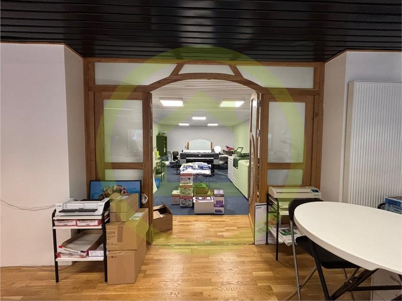 Local d'activités - 120 m² - 2 pièces