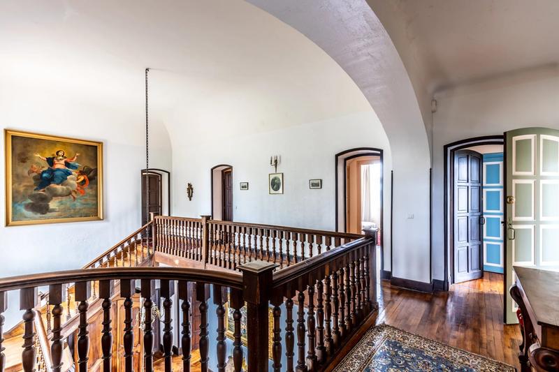 Château - 600 m² - 12 pièces