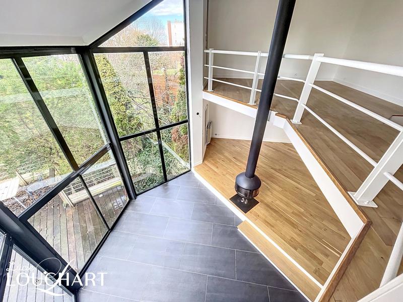 Maison - 230 m² - 8 pièces