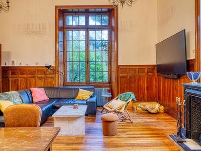 Maison - 216 m² - 9 pièces