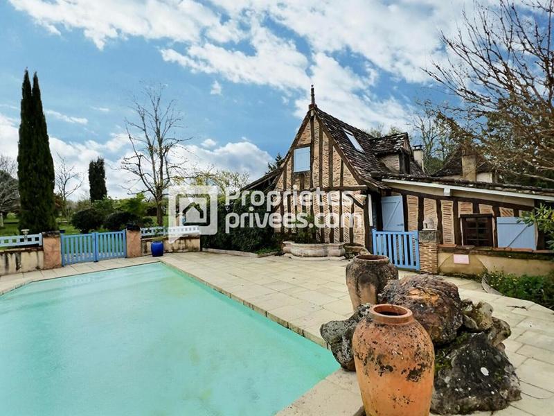 Demeure - 450 m² - 14 pièces