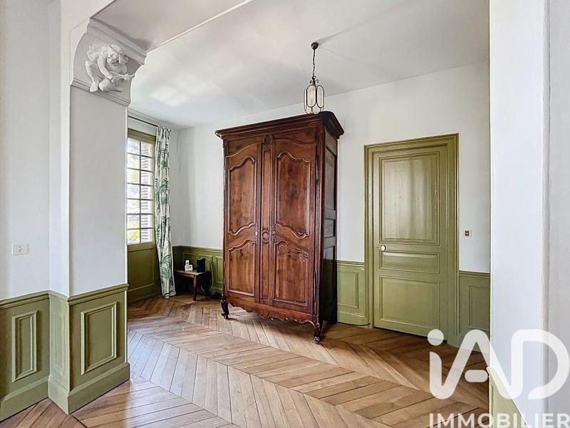 Maison - 453 m² - 12 pièces