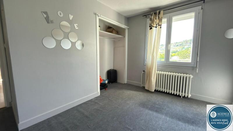 Maison - 205 m² - 8 pièces