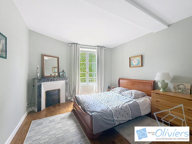 Maison - 312 m² - 11 pièces