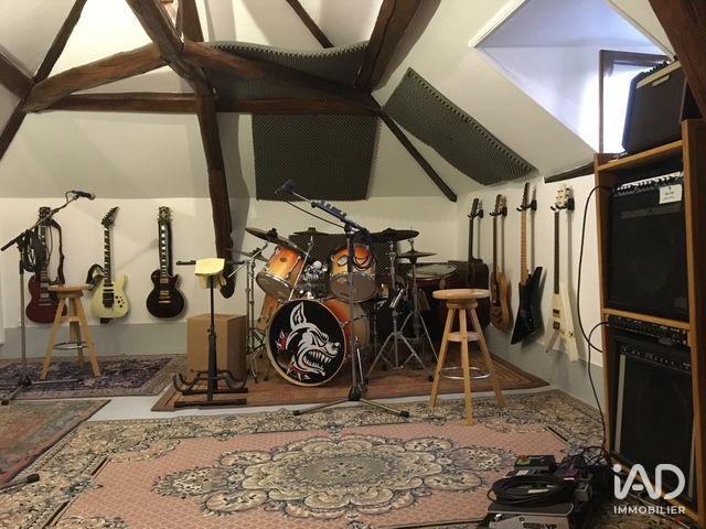 Maison - 180 m² - 5 pièces