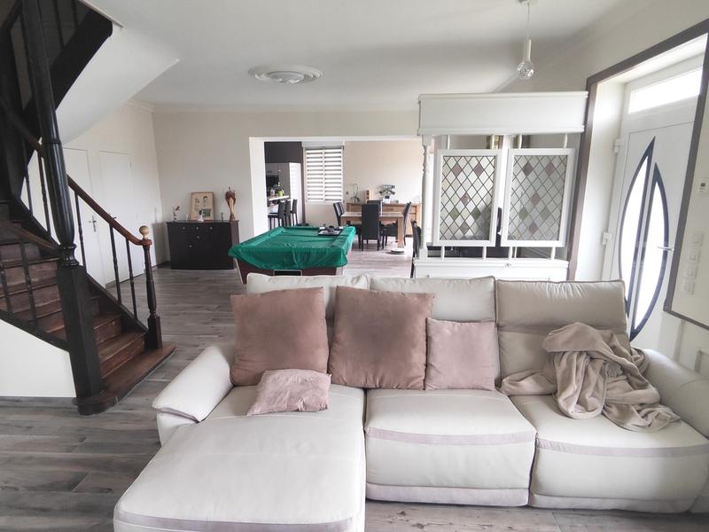 Maison - 305 m² - 9 pièces