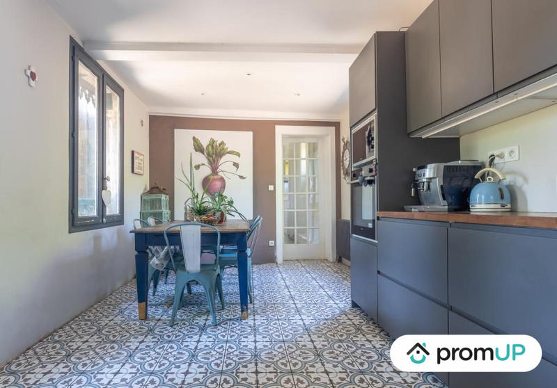 Maison - 320 m² - 111 pièces