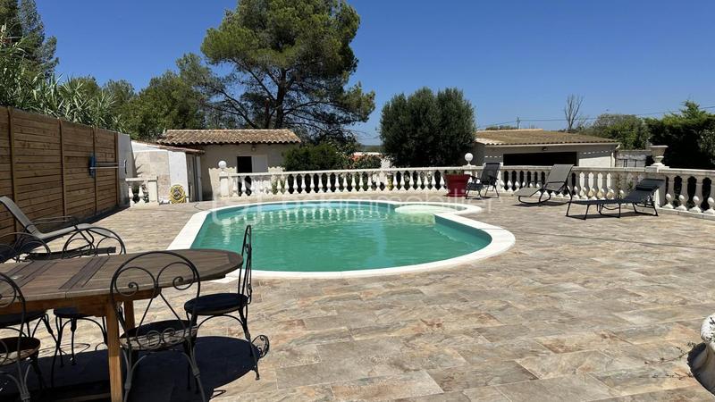 Villa - 280 m² - 9 pièces