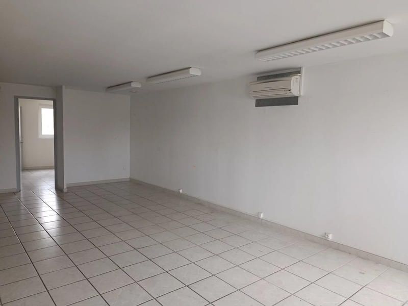 Local commercial - 119 m² - 5 pièces