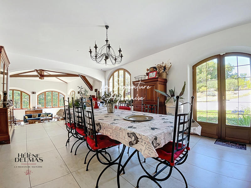 Maison - 520 m² - 8 pièces