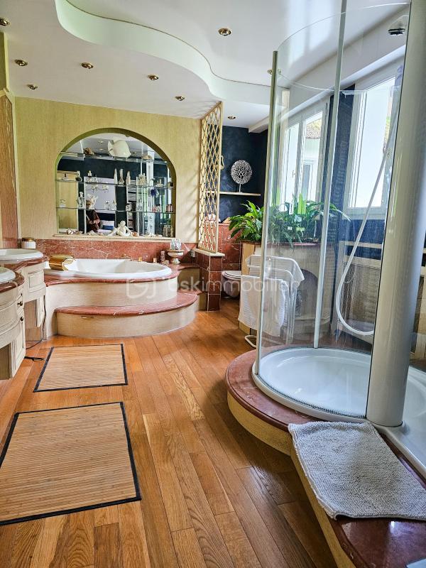 Chaumière - 470 m² - 9 pièces