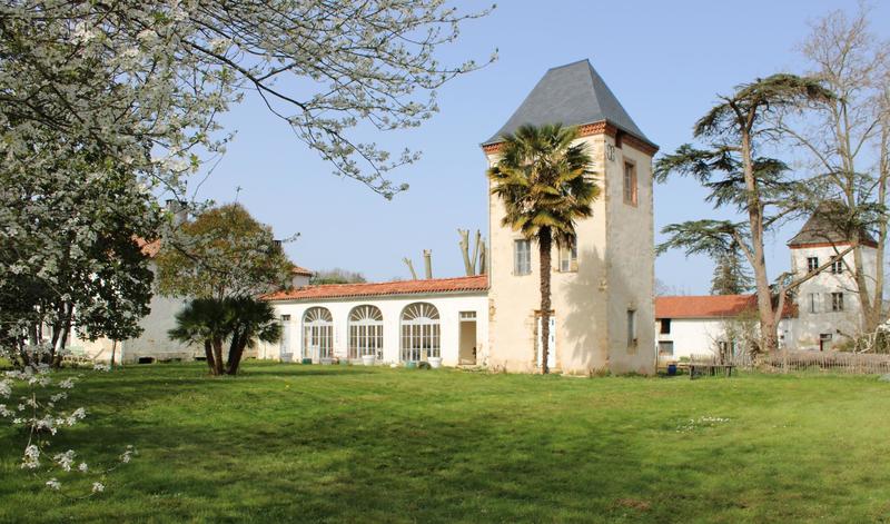 Maison - 350 m² - 10 pièces