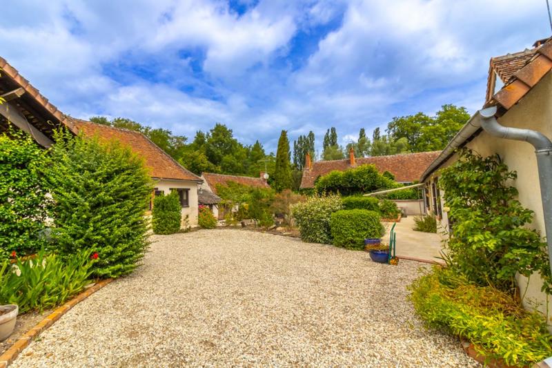 Longère - 232 m² - 10 pièces