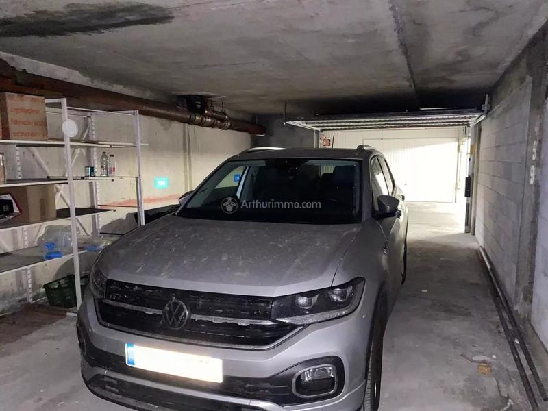 Parking / Garage - 48 m²