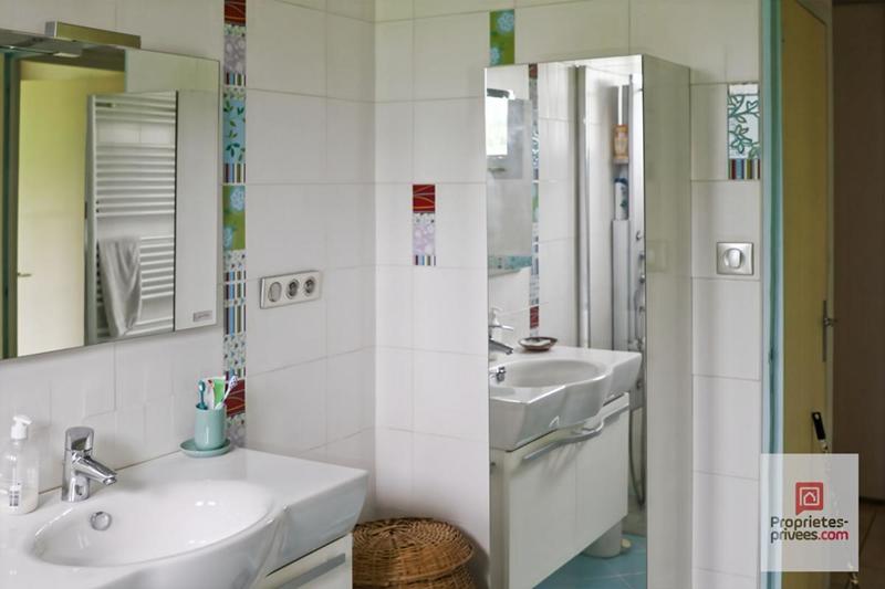 Maison - 230 m² - 8 pièces