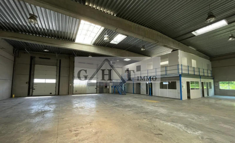 Entrepôt - 1 332 m²