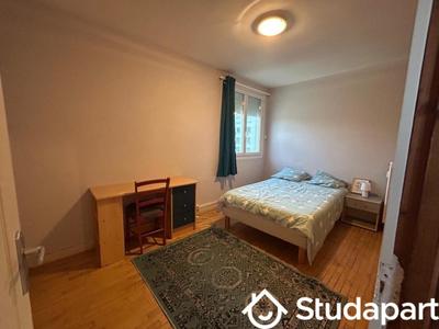 Chambre - 11 m² - 1 pièce