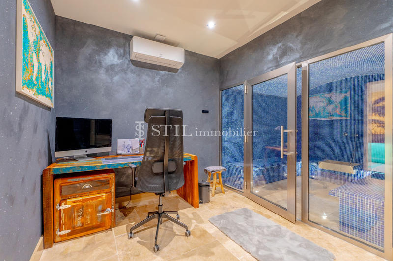 Villa - 293 m² - 9 pièces