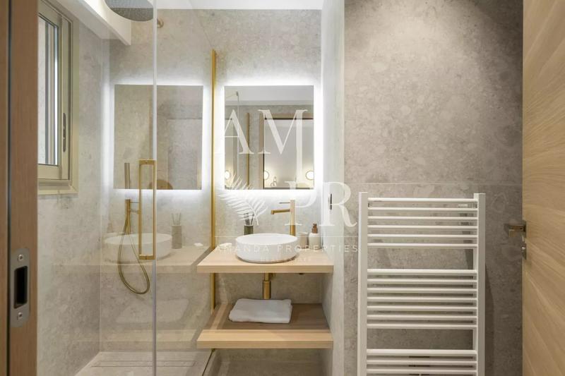 Appartement - 120 m² - 5 pièces