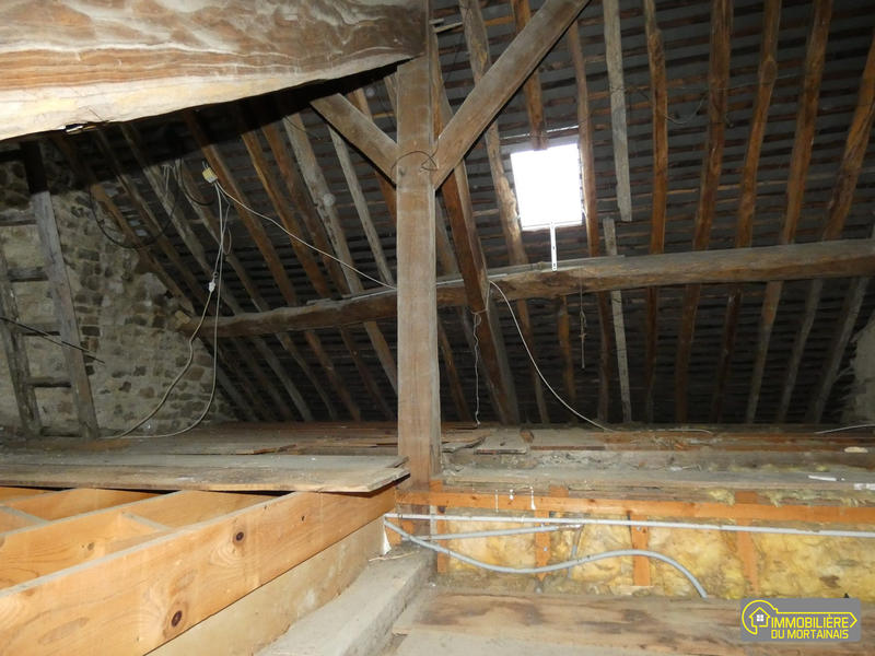 Maison - 102 m² - 7 pièces