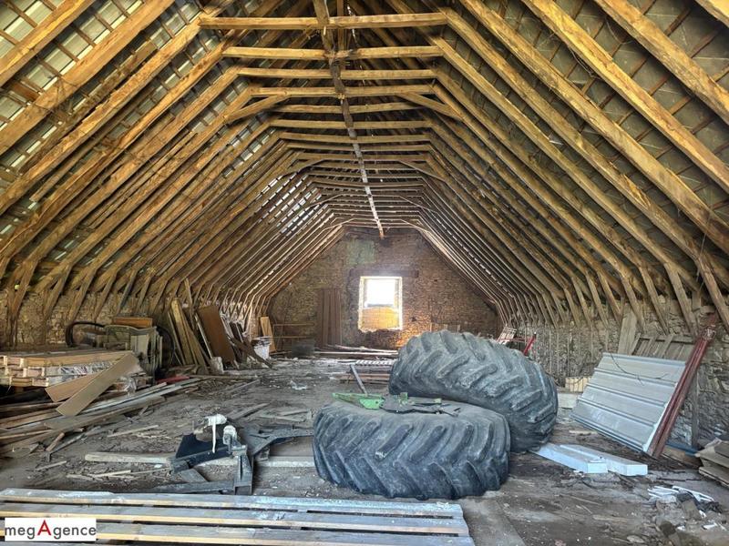 Grange - 553 m² - 3 pièces