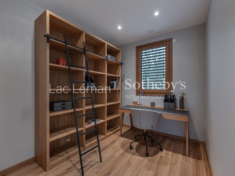 Maison - 245 m² - 8 pièces