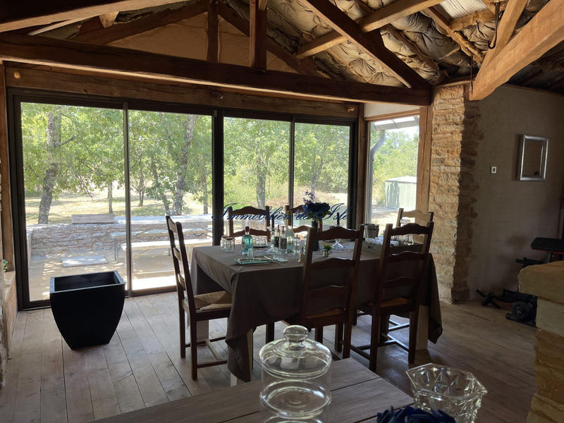 Maison - 221 m² - 11 pièces