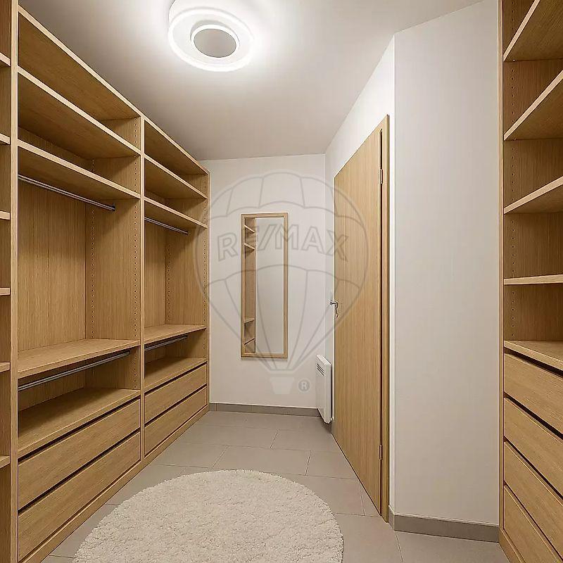 Maison - 220 m² - 7 pièces