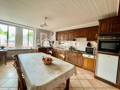 Maison - 205 m² - 8 pièces