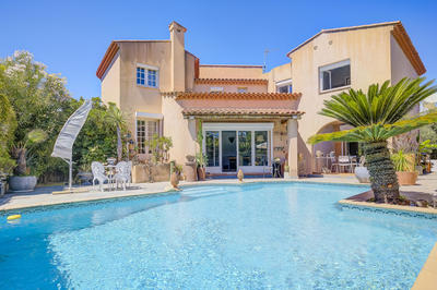 Villa - 214 m² - 6 pièces