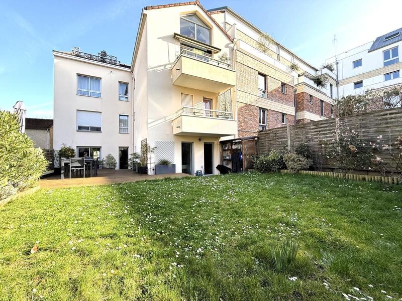 Appartement - 122 m² - 6 pièces