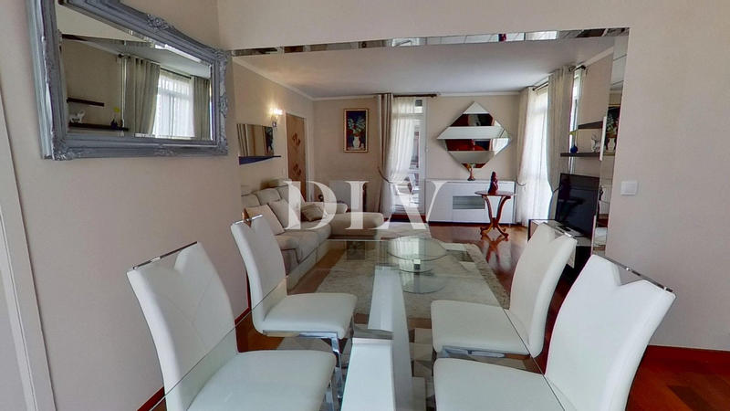 Appartement - 128 m² - 6 pièces