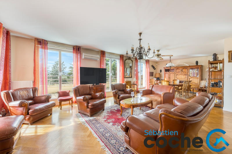 Appartement - 143 m² - 6 pièces