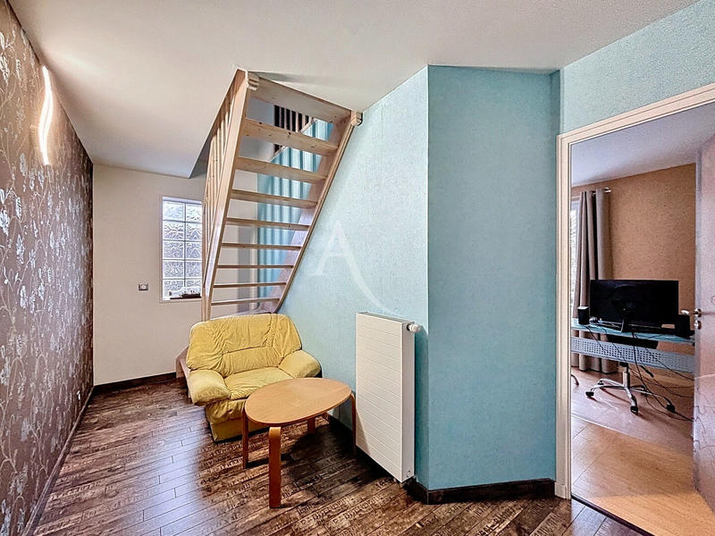 Maison - 214 m² - 6 pièces