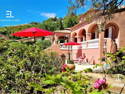 Demeure - 260 m² - 7 pièces