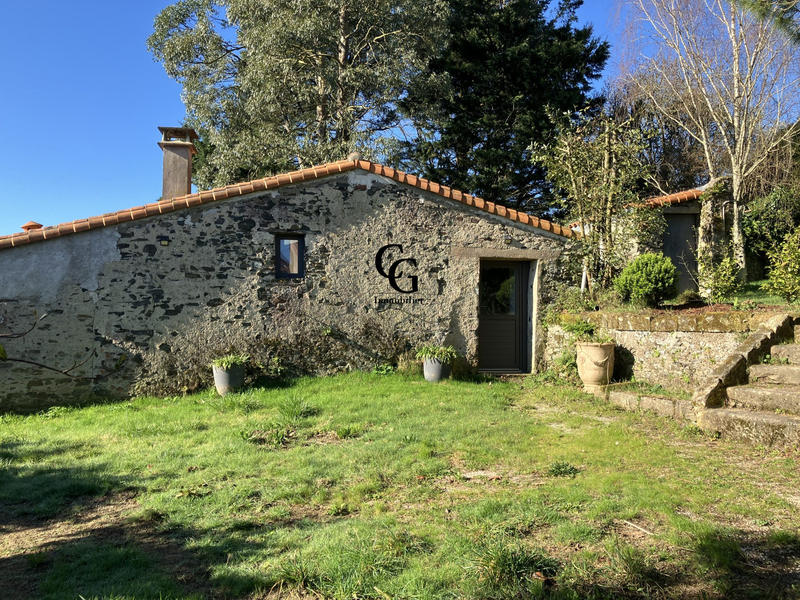 Maison - 180 m² - 8 pièces