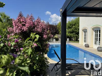 Maison - 210 m² - 7 pièces