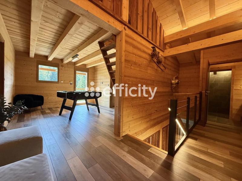 Maison - 330 m² - 10 pièces