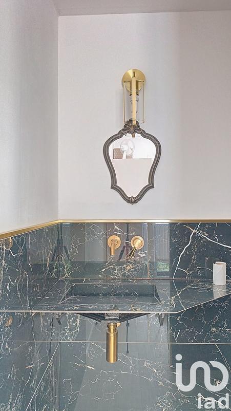 Maison - 240 m² - 7 pièces